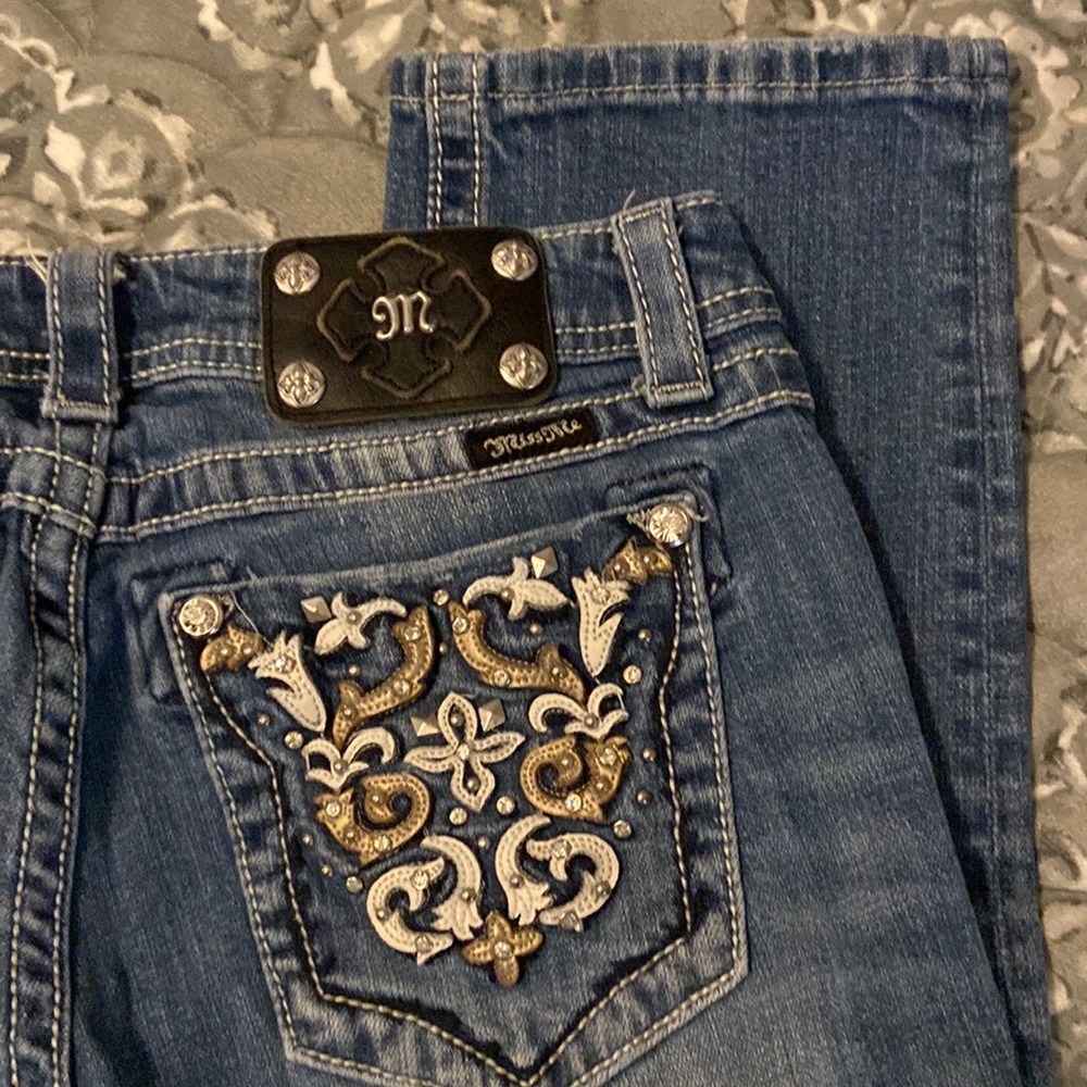 Miss Me cuffed Capri size 29.